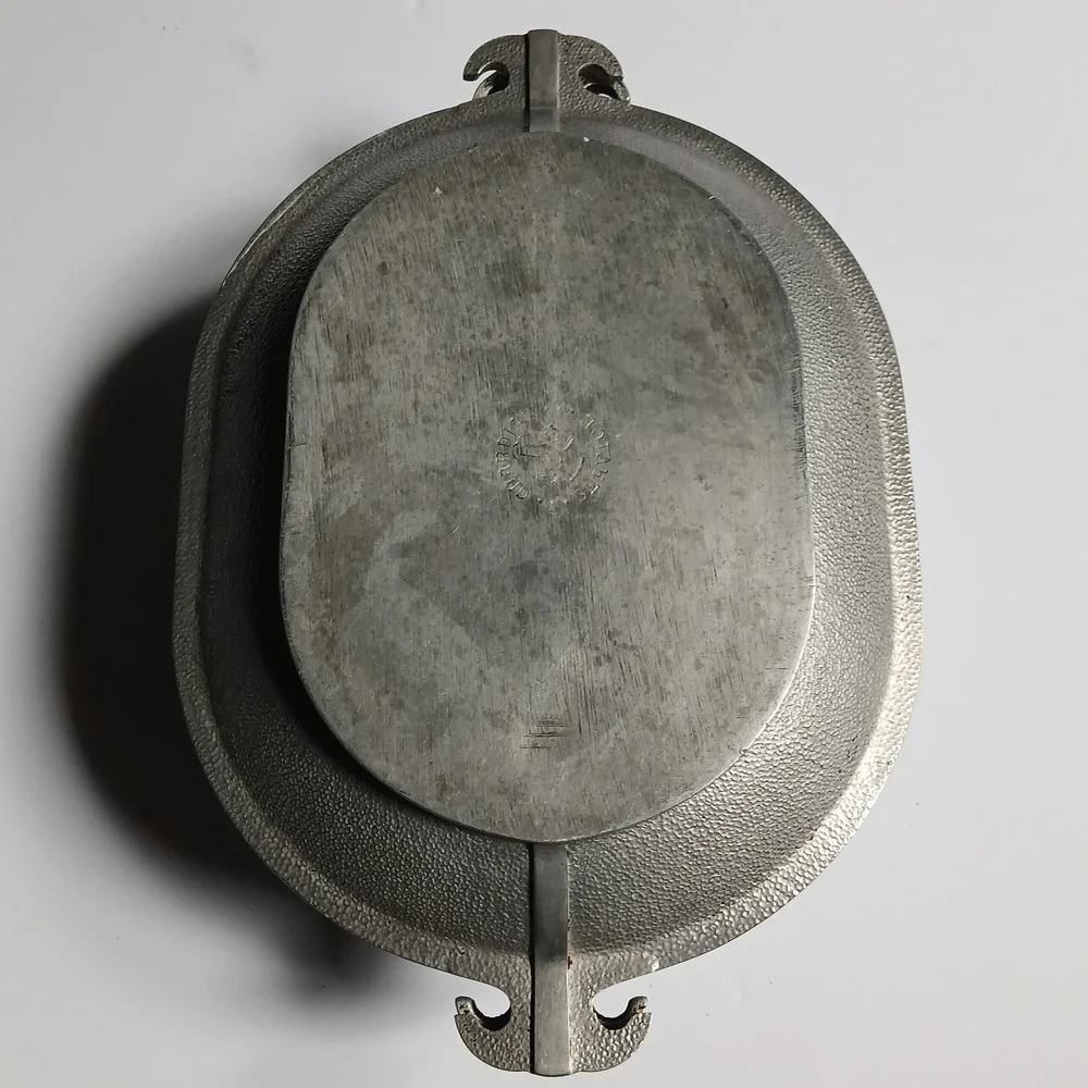 Dutch Oven w/ Serving Tray Lid Vtg Guardian Service Cast Aluminum Roaster